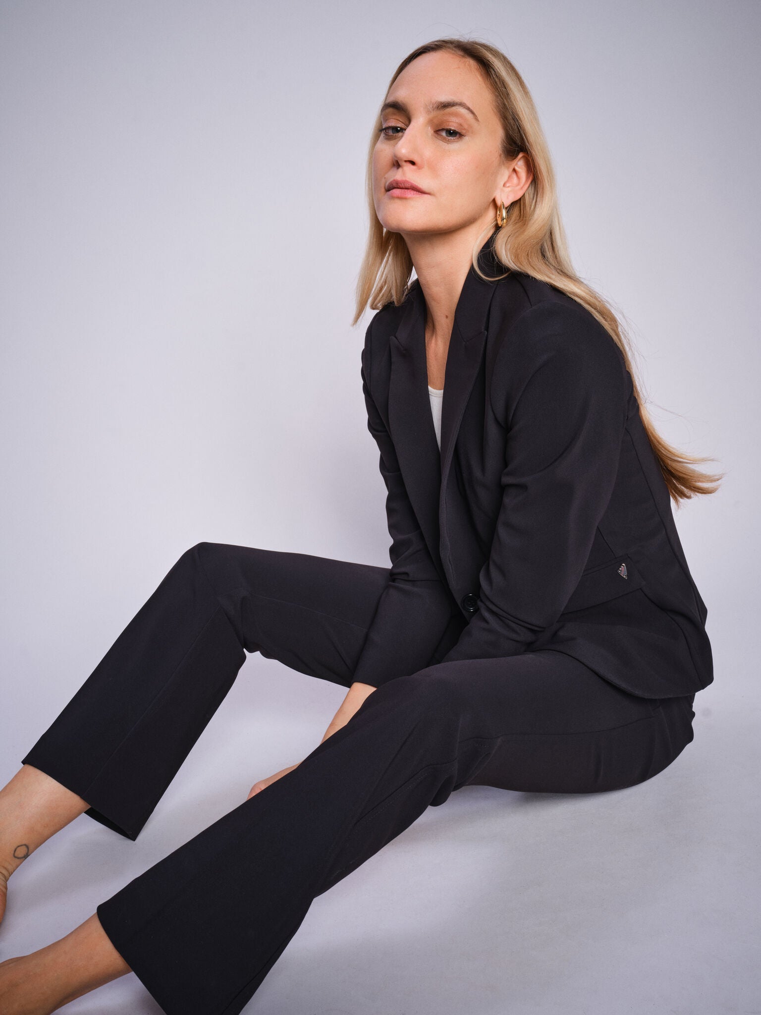 Modelshot / Black / Detail